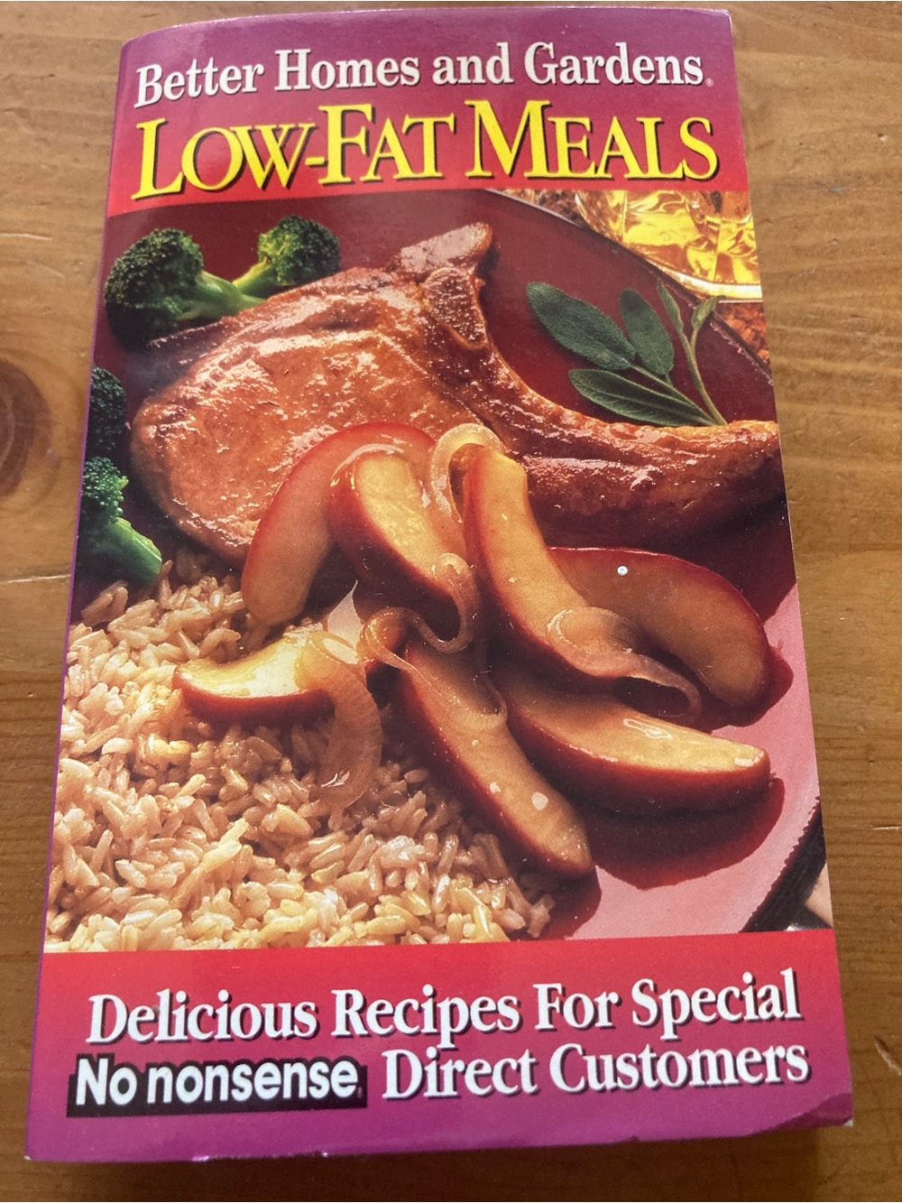 Better Homes and Gardens Low-Fat Meals Cookbook - Magenta/Pink Cover